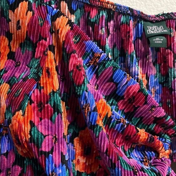 Wild Fable Floral Pleated Bell Sleeve Crop Top Hippie Flowers Size Medium - Picture 6 of 13